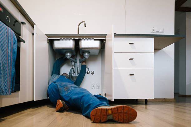 Professional Leak Detection technician working in Braddock, VA